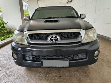 Toyota Hilux G in Damansara Perdana, SGR