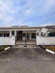 Semi-Detached House For Rent in Lunas,KDH
