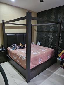 king Size Bed and Matress 12 inci  10/9