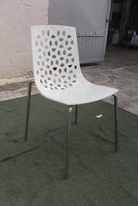 YD25J Kerusi Plastik Plastik Chair White