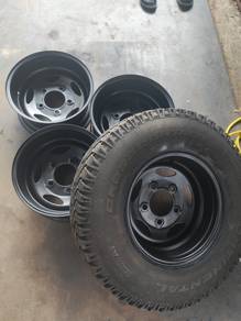 Land Rover Discovery 16" Off Set Rim Tire Tayar