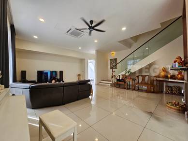 Semi-Detached House For Sale in Shah Alam,SGR