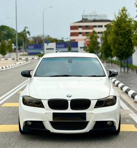 BMW 320i 20i SPORTS (CKD) in Butterworth, PNG