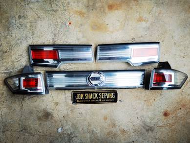 NISSAN ELGRAND e52 AUTECH ALBINO TAIL LAMP