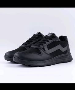 Kasut Hitam Saukas Unisex