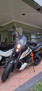 KTM 690 Duke R