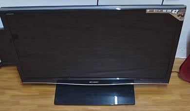 TV Sharp Aquos 42" untuk spare parts