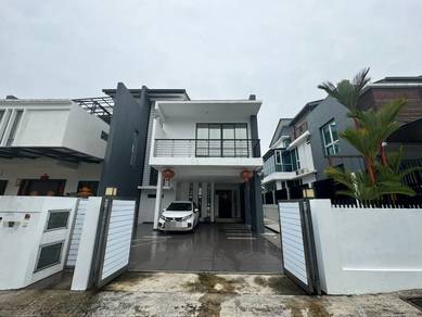 Semi-Detached House For Sale in Rawang,SGR