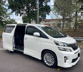 2013 Toyota Vellfire Z GOLDEN EYES
