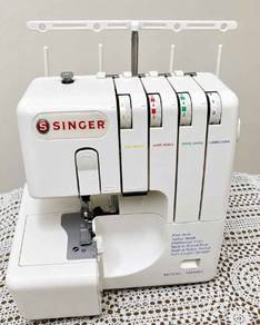 Mesin Jahit Tepi Singer 