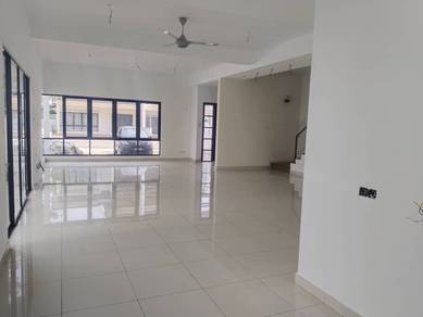 Semi-Detached House For Sale in Rawang,SGR
