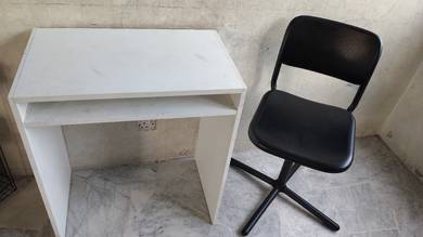 2 Study tables and moving chairs