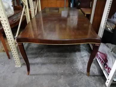 8seater dinning table with chair