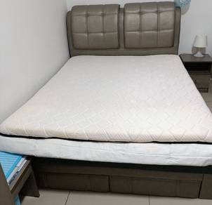 Queen Size Divan Bed  with Drawers 
