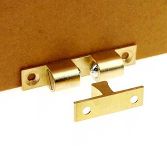 Clip almari ( m5 )/ cabinet door clip