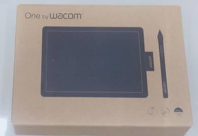 One Wacom CTL-472 Pen Tablet