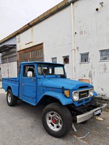 Toyota Land Cruiser HJ60 GX  in Puchong, SGR