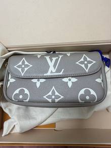 LV Ivy bag