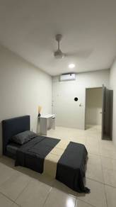 Room in OUG, KUL