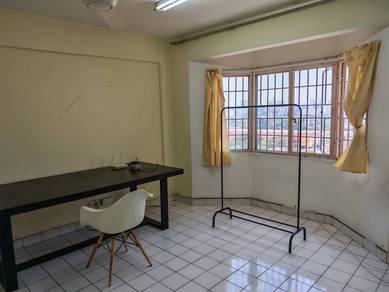 Apartment For Sale in Desa Dua Aman Puri