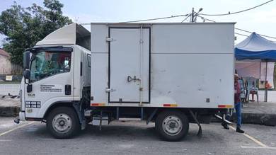 Isuzu ELF NLR77UEE Box Lorry 2019 Diesel Hijau – R