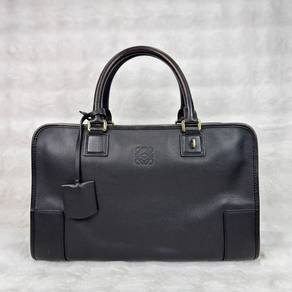 Loewe Amazona 36 Briefcase in Black leather