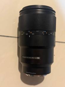 Sony SEL90M28G lens