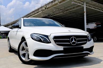 Mercedes Benz E200 200 AVANTGARDE (CKD) in Cheras, SGR