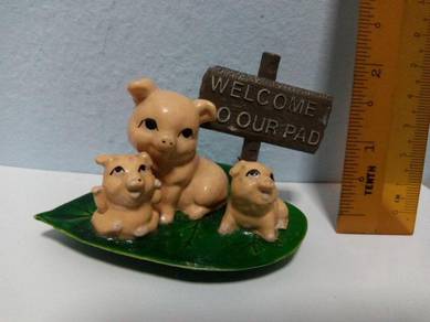 Vintage 3 Pigs
