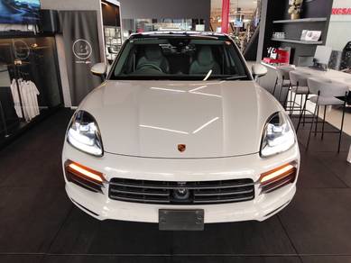 Porsche Cayenne in Taman Tun Dr Ismail, KUL