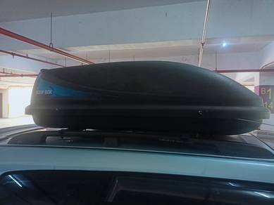 Roof box
