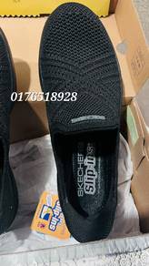 Kasut Sukan Skechers Slip -Ins