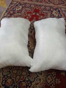 white pillows 