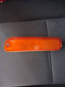 Lampu Signal Bumper Depan Moderno (left side)