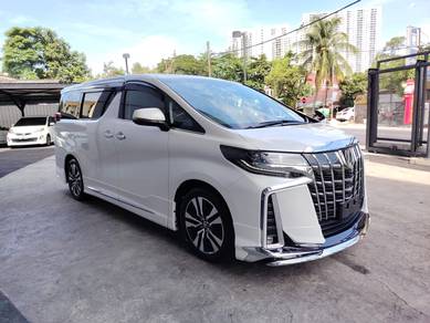 Toyota Alphard SC in KLCC, KUL
