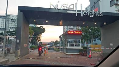 Condominium For Rent in Nusa Heights