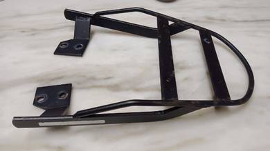 Monorack, rack Carrier steel GIVi Honda RS150R