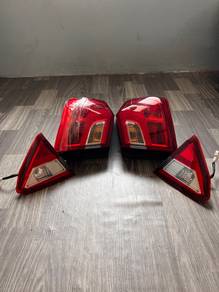 lampu belakang saga VVT ori nak dilepaskan