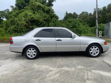 Mercedes Benz C200 200 CLASSIC (CKD) in Kota Tinggi, JHR