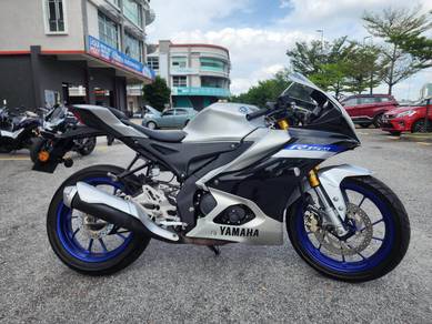 Yamaha R15