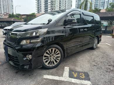 Toyota Vellfire Z GOLDEN EYES in Kuchai Lama, KUL
