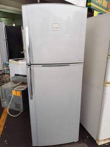 Toshiba 2 doors Fridge Refrigerator Peti Sejuk Ais