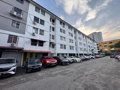 Flat For Sale in Larkin Perdana