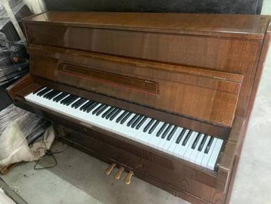 Neer Piano