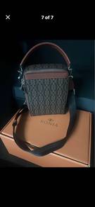 Original BONIA Slingbag unisex