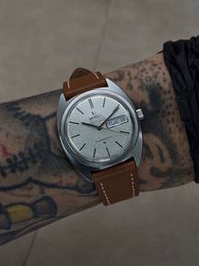 35mm 1968 Omega Constellation C-Shape Silver Linen
