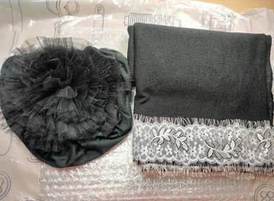 Selendang Hitam Renda Putih + Anak Tudung Bunga