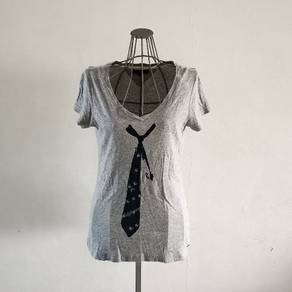Tommy Hilfiger V-neck Tie Printed Tee