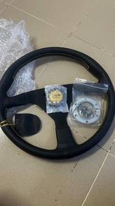 Steering MOMO Black