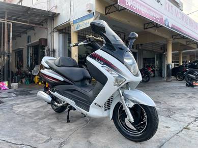 Sym VTS 200